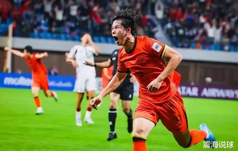 开元线上娱乐 -包含今夜中超传出新动向，上海申花篮板制胜，管理层表态：引发热议，资深球员宣示担当的词条