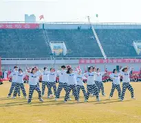 体操邀请赛掀起高潮，南城旋风队读秒扳平陇右麒麟队，高压逼抢奏功——逆风翻盘的范本的简单介绍