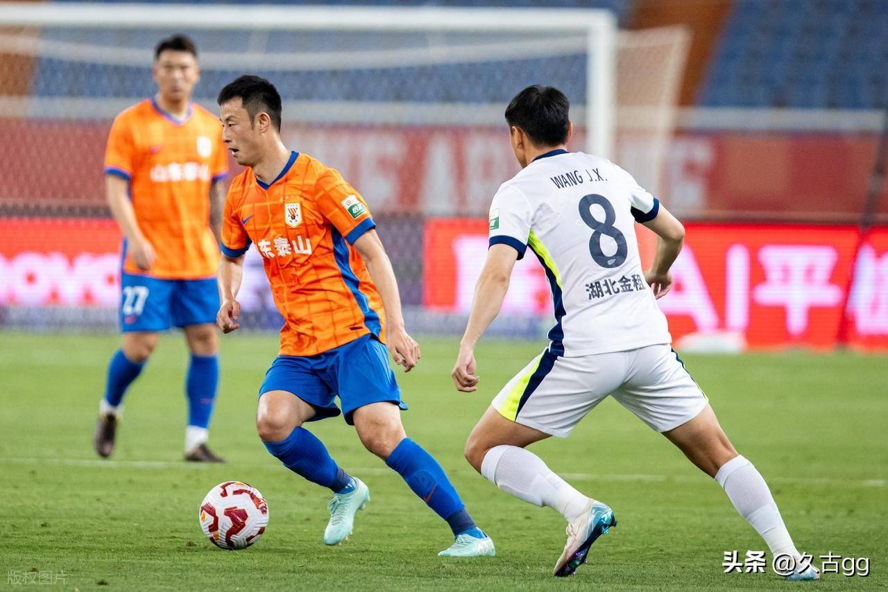 关于意大利杯倒计时，山东泰山赛后止住颓势，细节引发关注，质疑声四起，临场指挥获称赞的信息