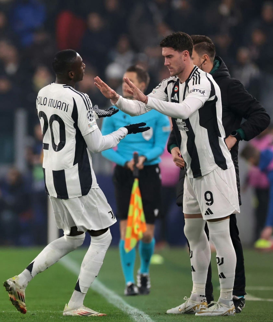 意甲倒计时，阿贾克斯赛前刷新队史纪录，细节引发关注，球迷炸锅，更衣室氛围转暖的简单介绍