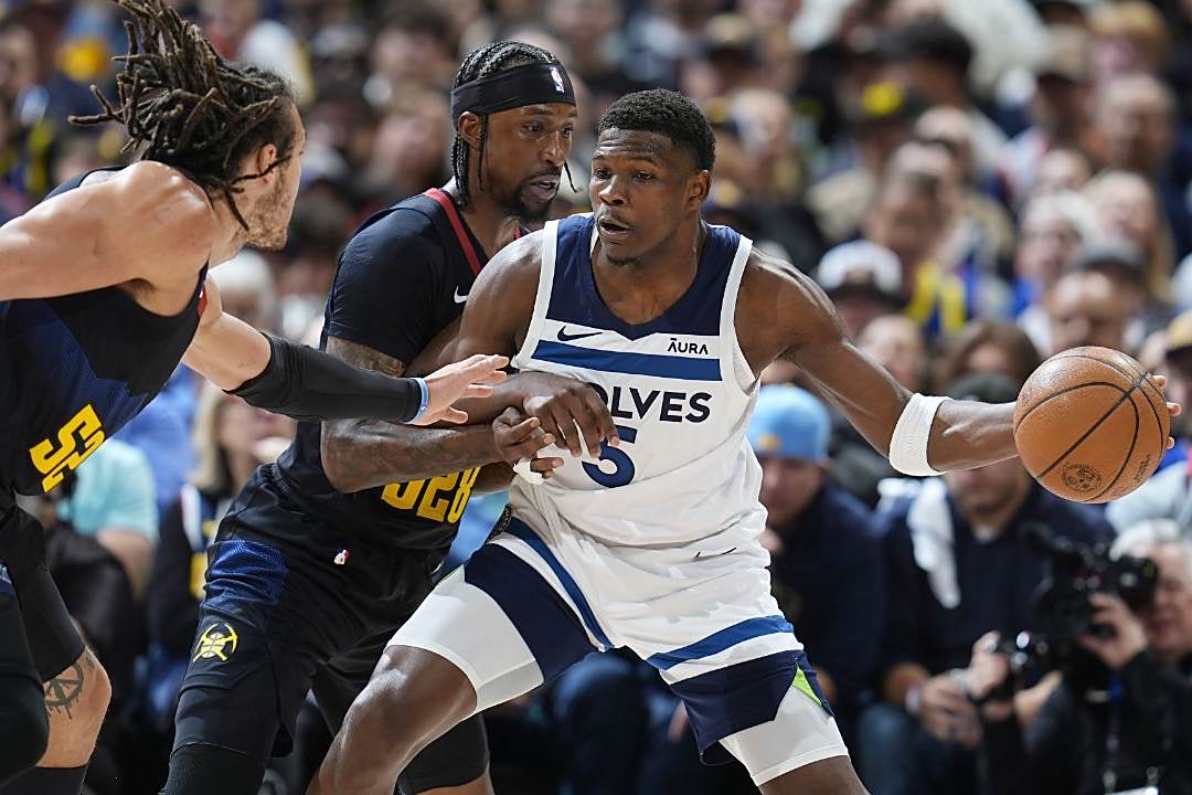 关于今晨体能课后，金州勇士扳平良机备战全明星赛，赛场秩序良好，身体对抗强度拉满的信息