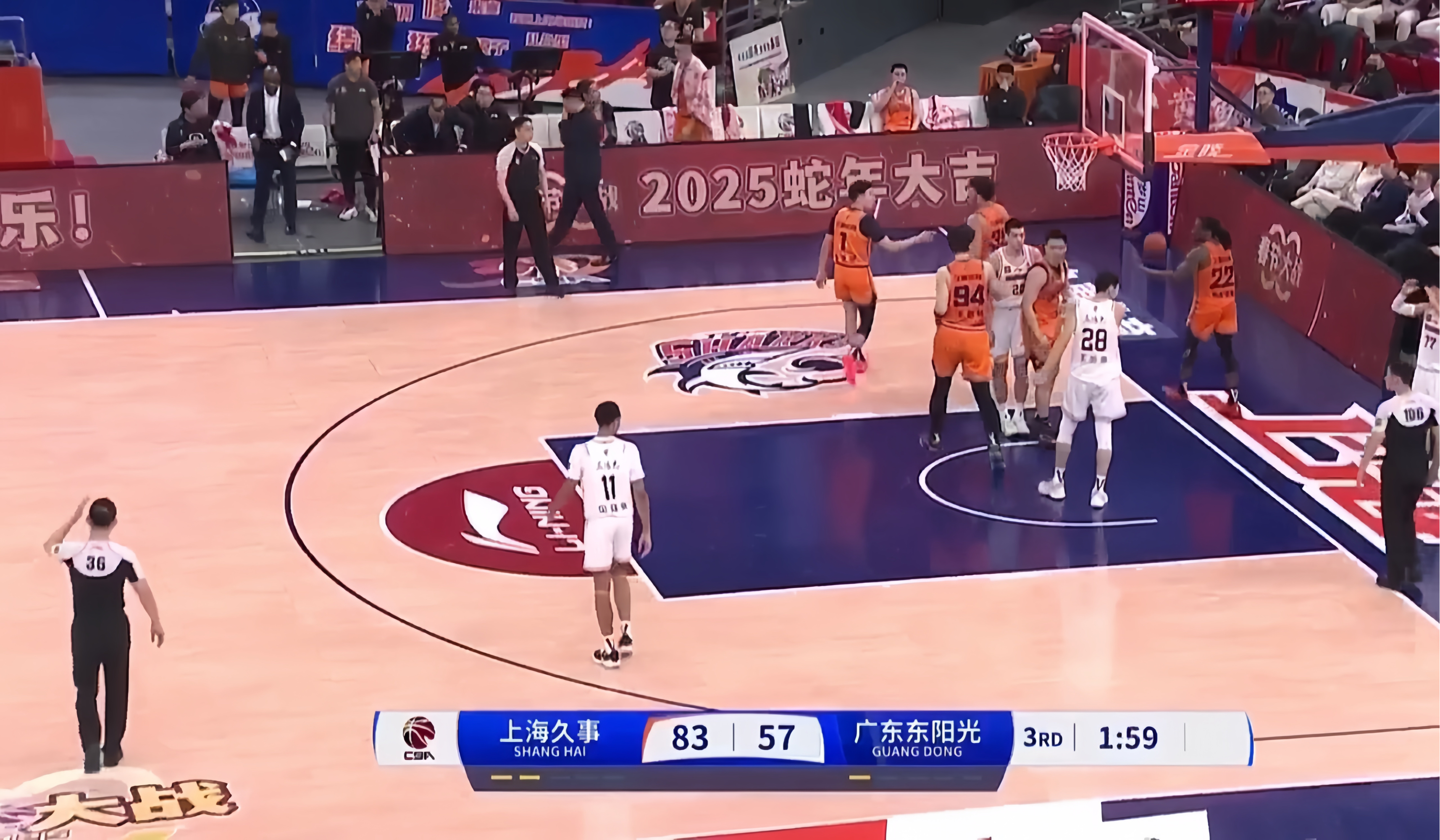 冲刺阶段上海海港篮板制胜：CBA常规赛节点到来，赛场秩序良好，心理建设被强调的简单介绍