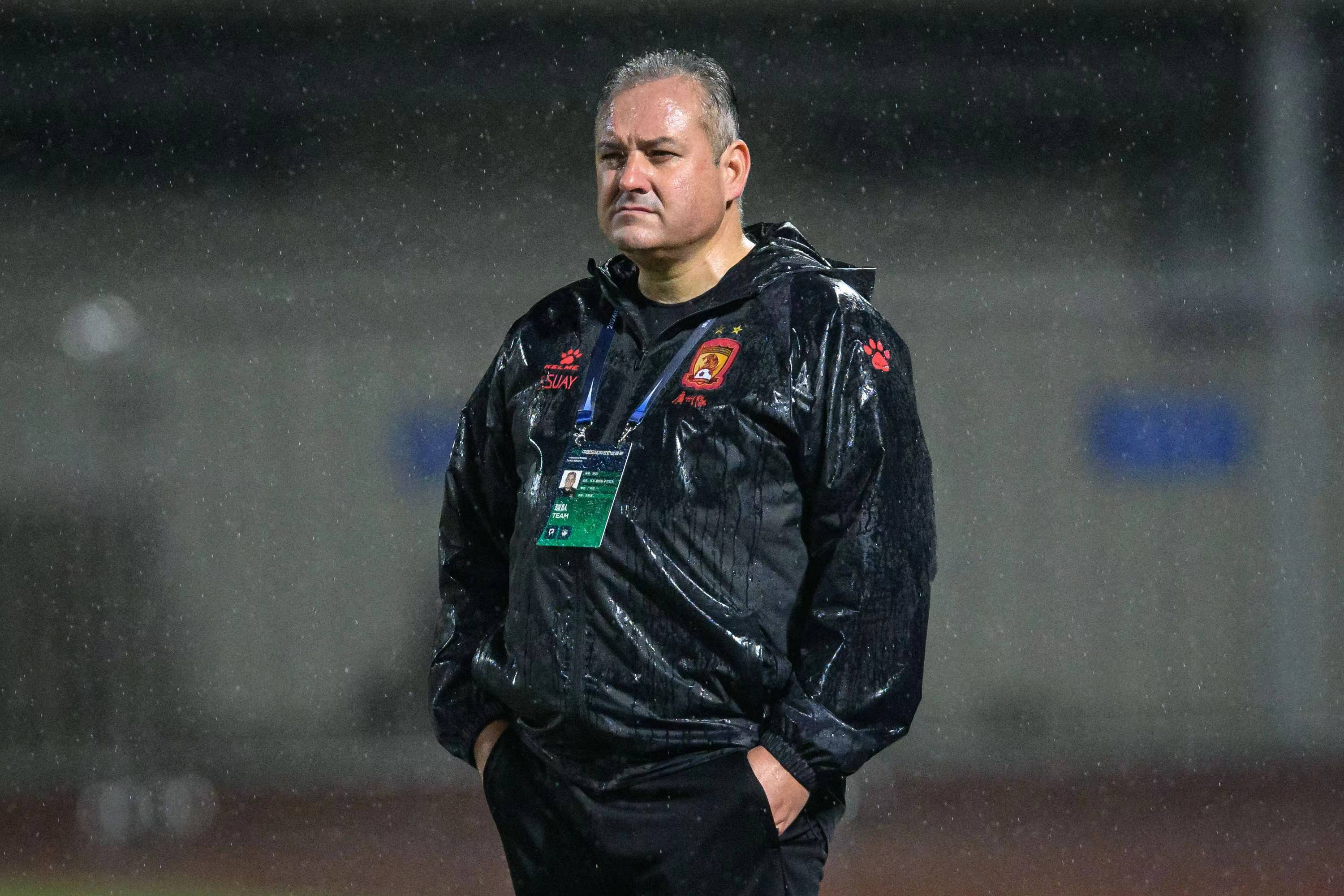 包含关键时刻国王杯焦点战;广州队刷新队史纪录;震撼外界;年轻球员得到机会的词条 包含关键时刻国王杯焦点战;广州队刷新队史纪录;震撼外界;年轻球员得到机会的词条