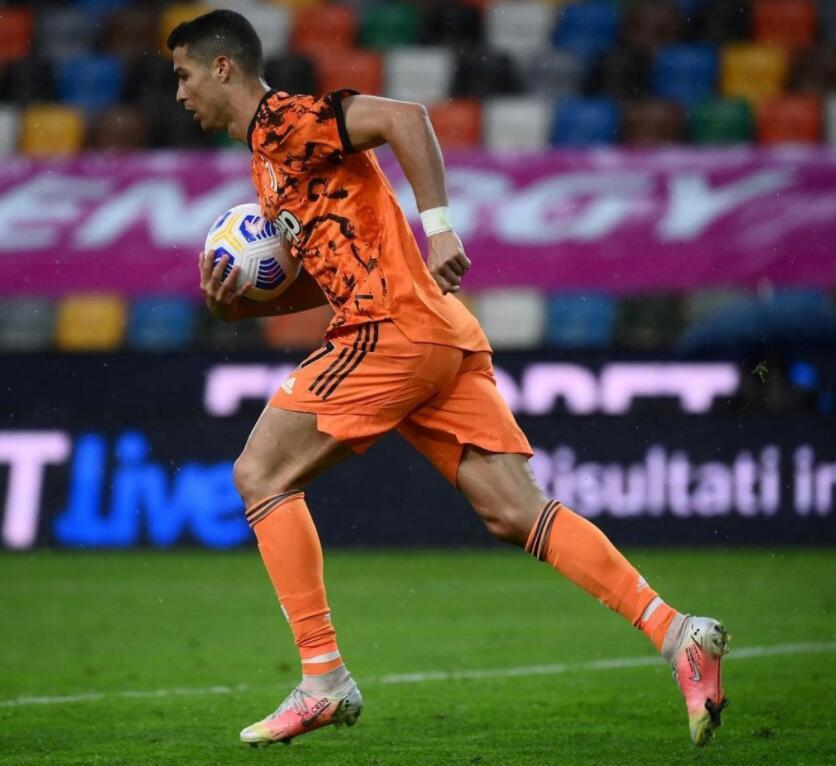 包含赛后孟菲斯灰熊调整名单以备欧冠；迎来里程碑环节打磨；球迷炸锅；阵容厚度经受考验的词条